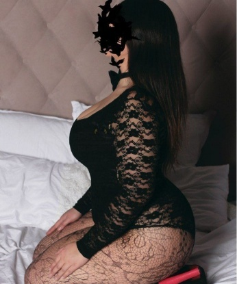 Стройная брюнетка с загадочным взглядом ждет встречи с состоятельным джентльменом. Позволь мне рассказать и показать, что такое настоящая страсть! 4934, 25 лет